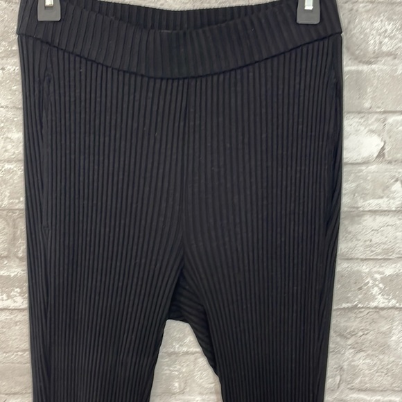 Eileen Fisher Black Ribbed pull on ankle pants - Picture 2 of 6